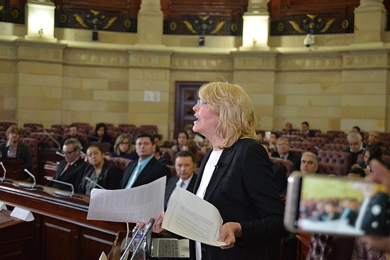 Ex procuradora-geral da Venezuela Luisa Ortega é criticada por pedir prisão de Maduro em Congresso colombiano