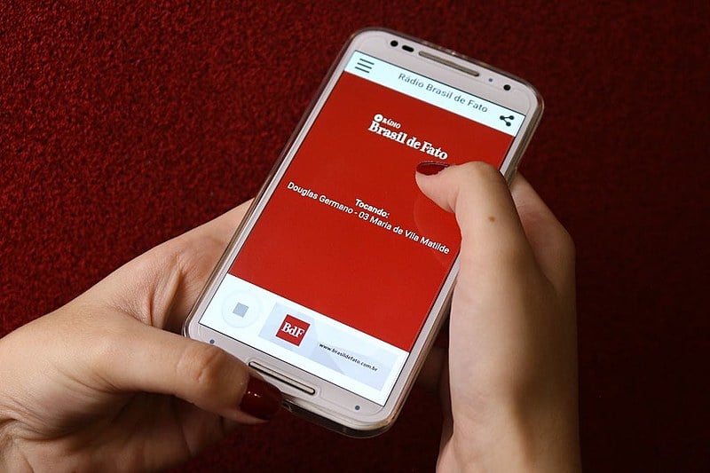 Conteúdo pode ser ouvido através do site ou do aplicativo do BdF, disponível no Google Play