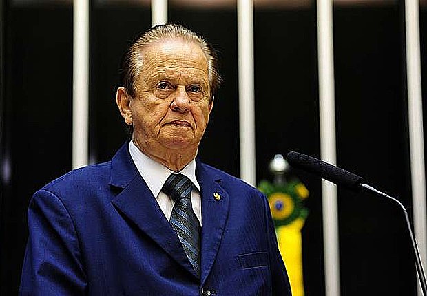 Deputado Mauro Lopes (PMDB-MG), fala na tribuna da Câmara