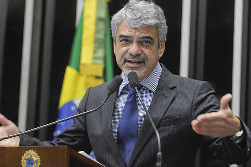 Senador avalia que mesmo com poucos meses de gestão, governo Bolsonaro vem "derretendo"