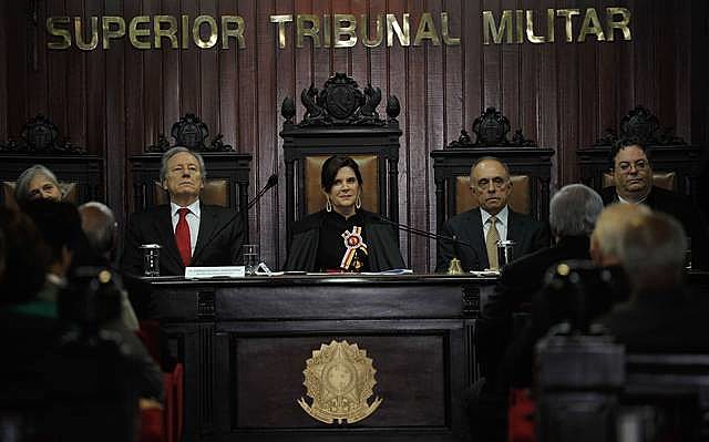 A própria constituição prevê que é proibido a existência de tribunais de exceção, segundo o advogado Ariel de Castro Alves.