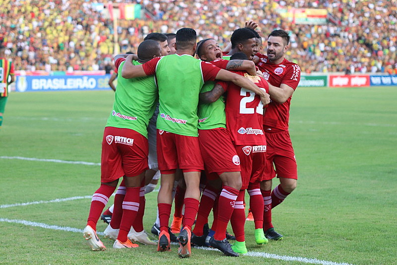 De partida, o Náutico começou bem, pois já fechou a renovação com o técnico Gilmar Dal Pozzo e com alguns jogadores