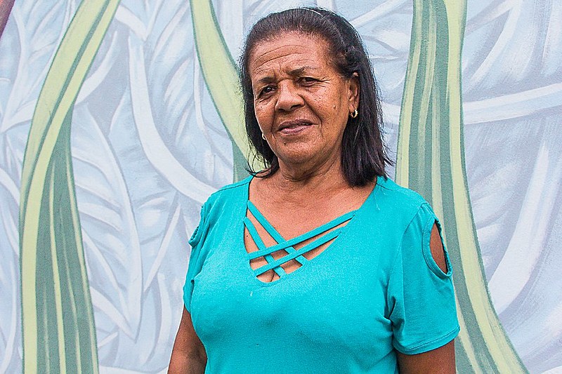 Vera Lúcia Silva viu sua casa ser destruída pela lama de rejeitos de minério de ferro da barragem da Samarco