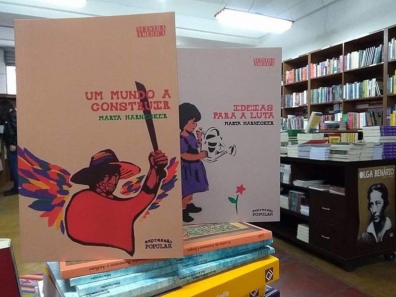 Para comemorar,  editora enviou dois livros de Marta Harnecker para os participantes do Clube
