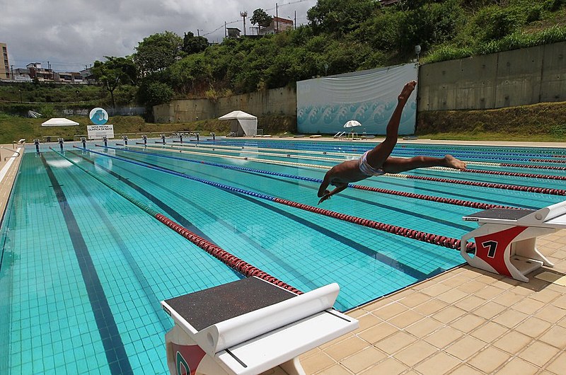 Em Salvador, existem duas piscinas olímpicas, uma na Pituba, administrada pela Prefeitura e outra no Bonocô, administrada pelo Estado.