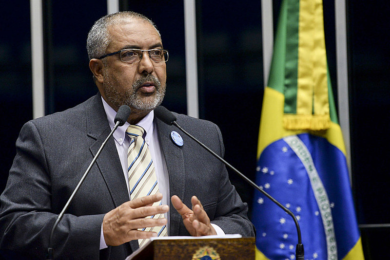 Para senador Paim, o barateamento das campanhas eleitorais elevaria o nível das disputas baseadas em ideias