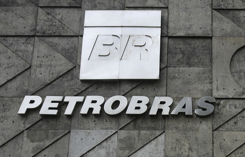 Petrobras é uma das empresas que teve contratos suspensos em decorrência da Operação Lava Jato