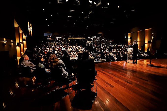 Guaidó enfrenta divisões internas da oposição e tem optado por eventos em ambientes fechados