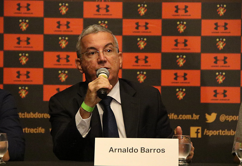 Torcida responsabiliza a má gestão do presidente Arnaldo Barros pelo pouco rendimento do time