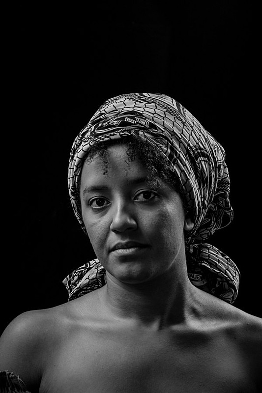 Na verdade essa é Lorena Lemos, que luta por uma educação de qualidade e pela emancipação das mulheres negras.