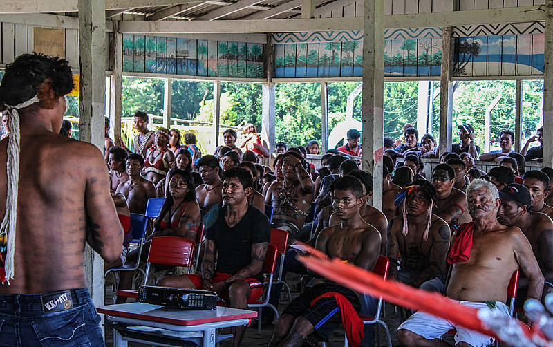 Encontro dos povos indígenas Kayabi, Apiaká, Munduruku e Rikbatsa para discussão das hidrelétricas em abril de 2015