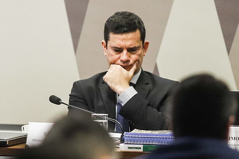 Ministro depôs mais de oito horas