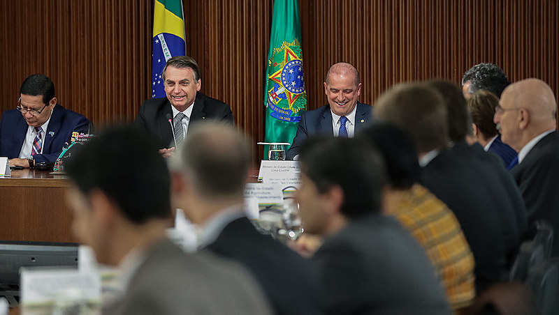 Afastar o presidente excêntrico antes da hora poderia, paradoxalmente, estabilizar esse bloco no poder e seu programa de exploração
