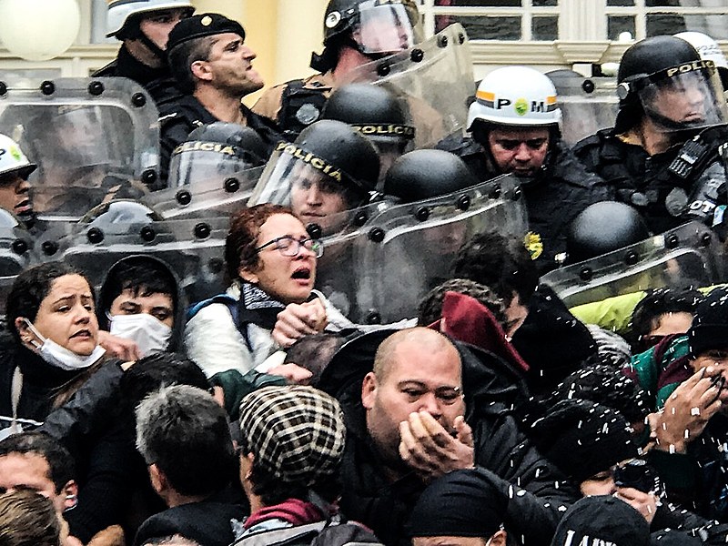 No início da tarde desta terça-feira (20), a mesa diretora da Câmara de Vereadores anunciou a suspensão da sessão até a segunda-feira (26)