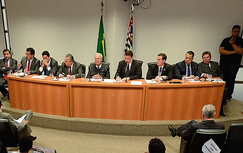 Dos nove deputados que compõem a comissão, oito são aliados de Alckmin e detêm todos os cargos de coordenação