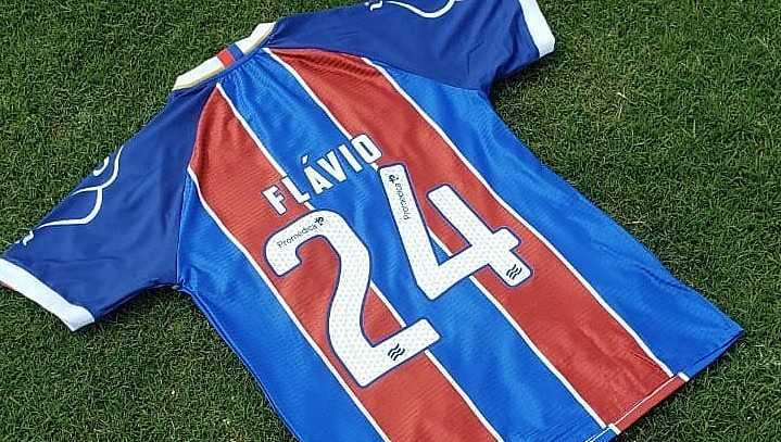 O volante Flávio usou a camisa 24 na vitória do Bahia sobre o Imperatriz na última terça-feira (28), pela Copa do Nordeste