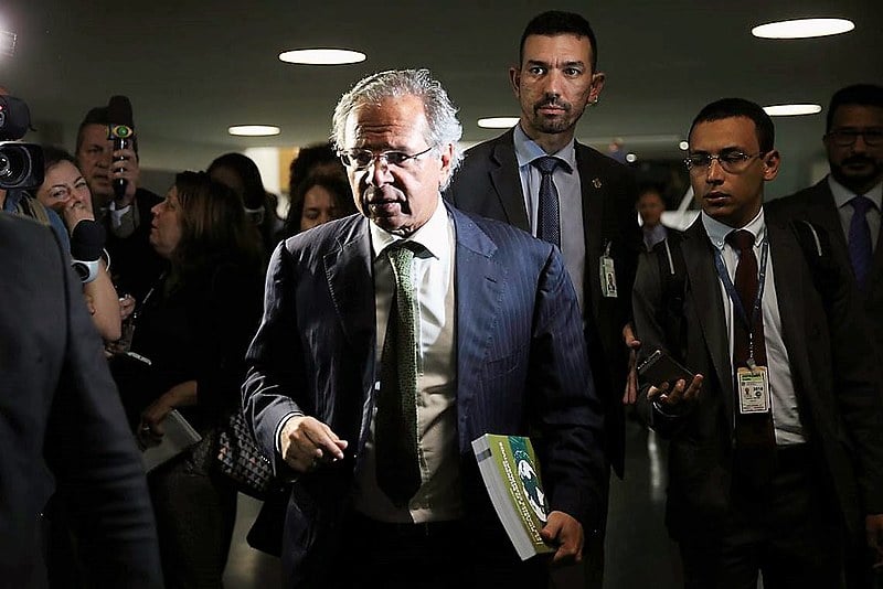 Paulo Guedes chega ao Congresso  com o projeto orçamentário que reduz ainda mais os investimentos púbicos em 2020