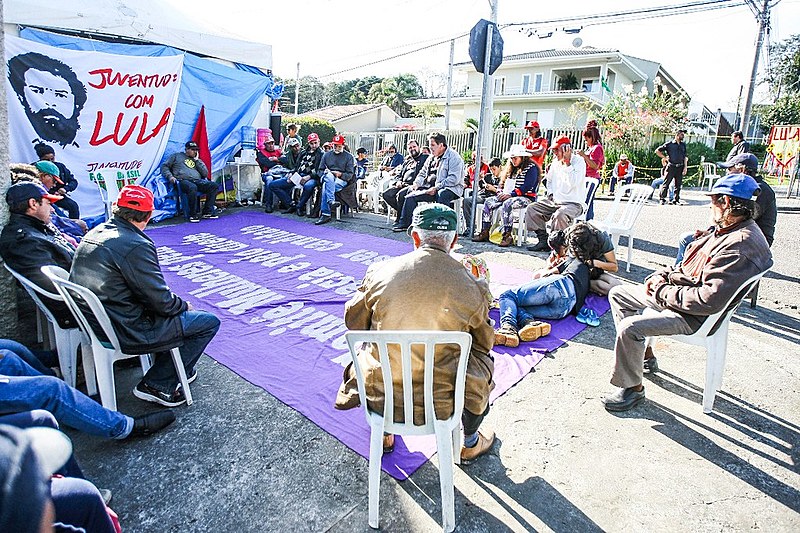 Roda de conversa entre os integrantes do MST e do Sindicato dos Bancários de Curitiba.