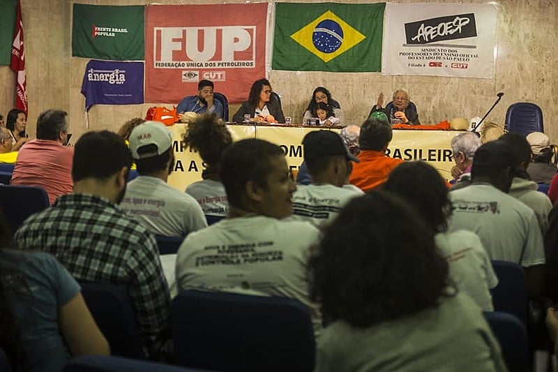 Movimentos defenderam o caráter público da Petrobras e da Eletrobras