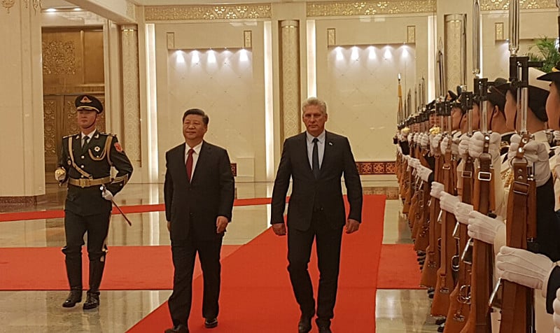 Mandatário cubano prestou homenagens ao ex-presidente chinês e antigo líder do Partido Comunista da China, Mao Tsé Tung