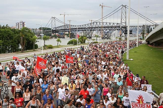 Protestos são frequentes nas ruas da capital catarinense