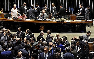 PEC 55, que já havia sido considerada inconstitucional por técnicos do Congresso, sofrerá ação de magistrados