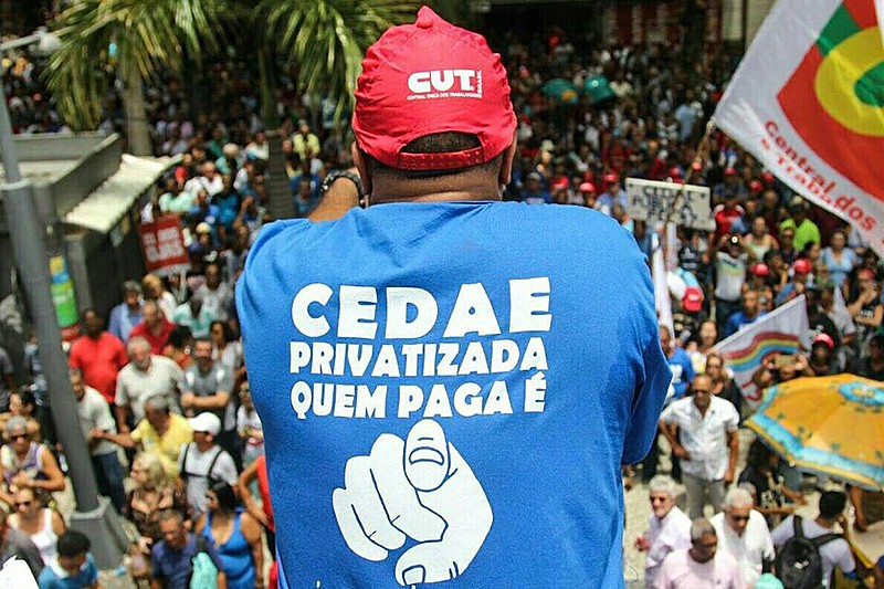 Desde el año pasado, servidores públicos, movimientos populares y funcionarios de la Cedae realizaron diversas protestas