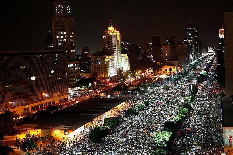 Seja para quem foi um acontecimento, ou então um ciclo de protestos, ainda uma rebelião de massa, Junho de 2013 permanece fora do quadro