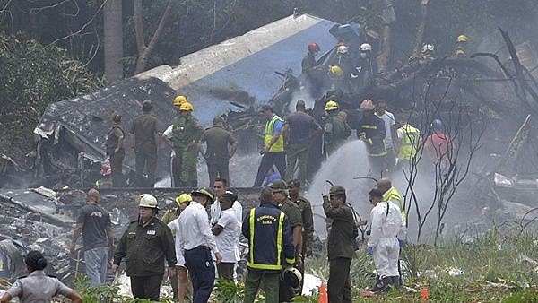 O avião caiu após decolar do aeroporto de Havana