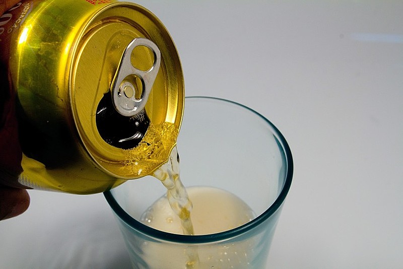 O filho de Dona Olinda gostava de beber e se tornava cada vez mais farrista