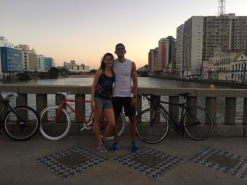 Nos fins de semana, Jefferson participa de grupos de ciclismo.