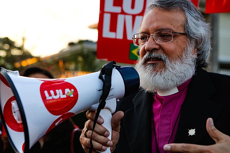 Bispo da diocese paranaense da Igreja Episcopal Anglicana do Brasil, Dom Naudal Alves Gomes, visita o ex-presidente