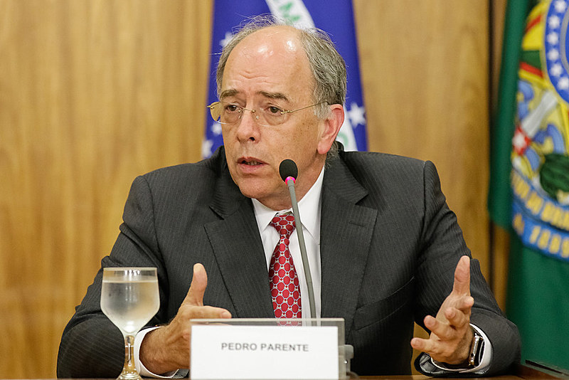 Pedro Parente ocupou a chefia do Ministério de Minas e Energia exatamente no período do apagão