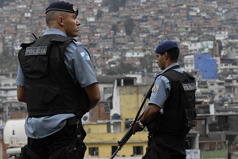 Policiais militares durante ação na UPP da Rocinha, no Rio de Janeiro
