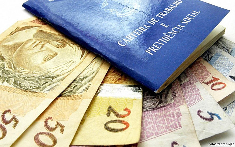 O 13º salário é pago a aproximadamente 83 milhões de brasileiros e injetou na economia R$ 200 bilhões em 2017