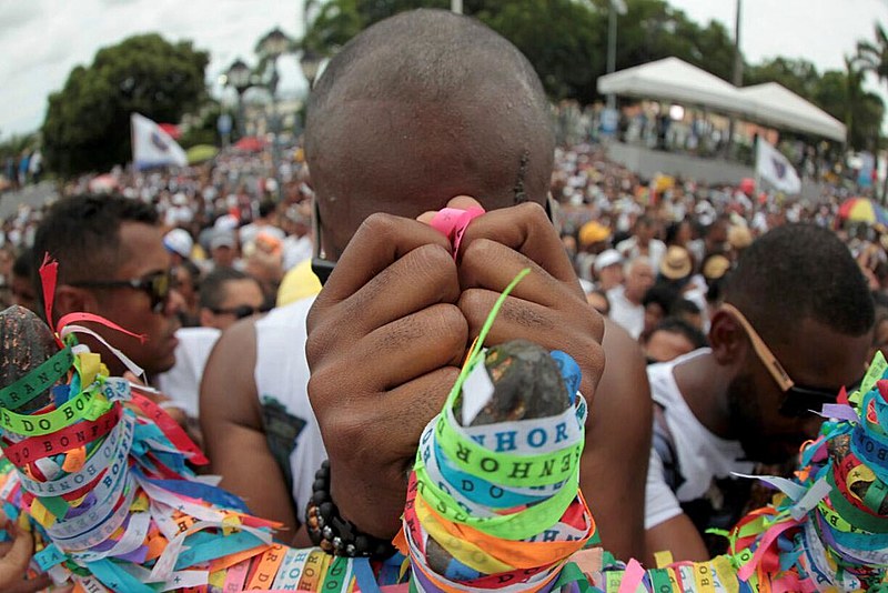 É uma festa rica de fé, sincretismo e alegria