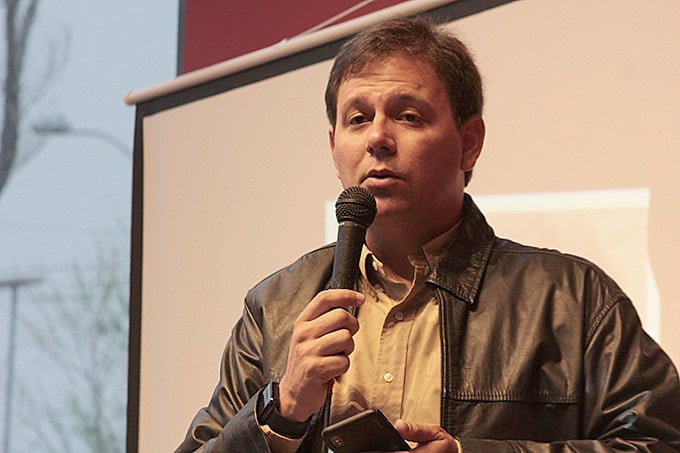 Sobrinho de Fernando, Antônio Augusto Santa Cruz, representou a família