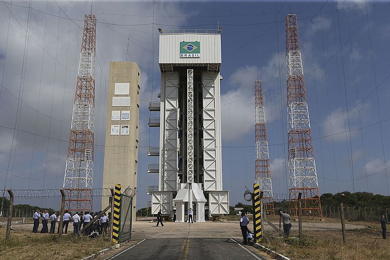 "Com esse acordo, Brasil jamais será um player importante no mercado bilionário de lançamentos de satélites", opina Marcelo Zero.