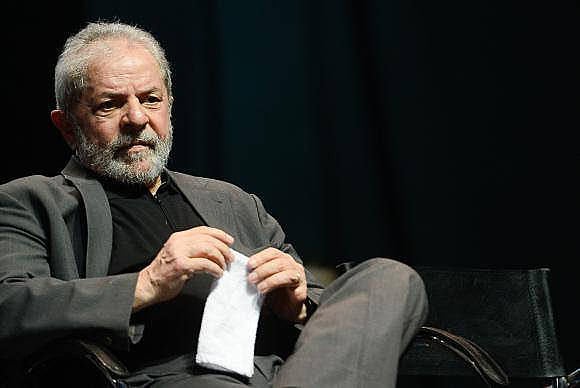 Lula es acusado de ser dueño de um departamento en Guarujá, costa de São Paulo.