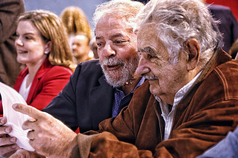 Ao lado de Lula, Mujica participa do 6º Congresso Nacional do PT, em São Paulo