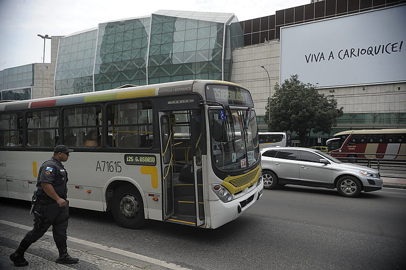 Os rodoviários aceitaram a proposta de recomposição salarial de 7% e o aumento de 50% do valor das cestas básicas