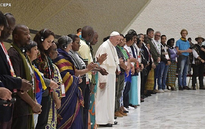 Papa falou ao público composto de militantes dos movimentos populares de mais de 60 países