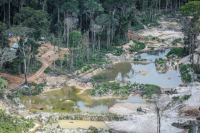 Además de los impactos ambientales, la minería artesanal también impacta en la vida de comunidades indígenas de la región