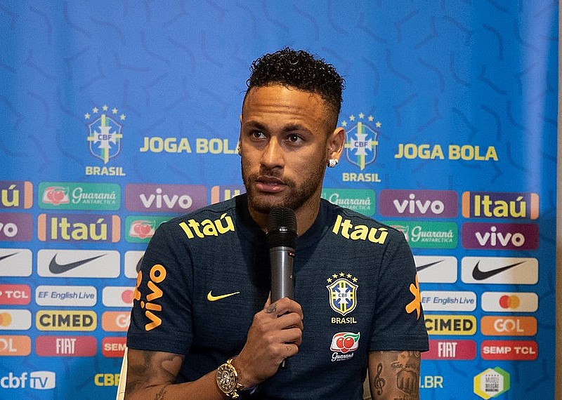 "Quando um atleta atinge um nível desse, é normal ter um tratamento diferente", disse Neymar