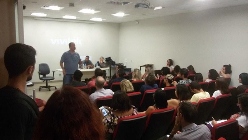 Mais de 100 pessoas estiveram presentes no evento