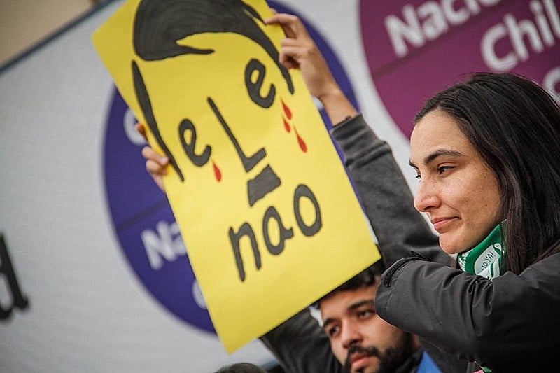 Manifestantes comparam Bolsonaro com Hitler em atos realizados no último dia 29