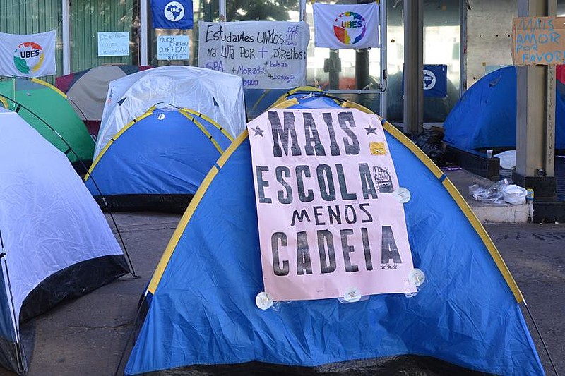 O conselho universitário da UFPE protagonizou a  perseguição ao movimento estudantil após o golpe de 2016 resolvendo expulsar estudantes