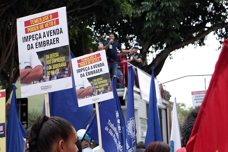 Protesto cobra da Prefeitura defesa dos empregos na Embraer