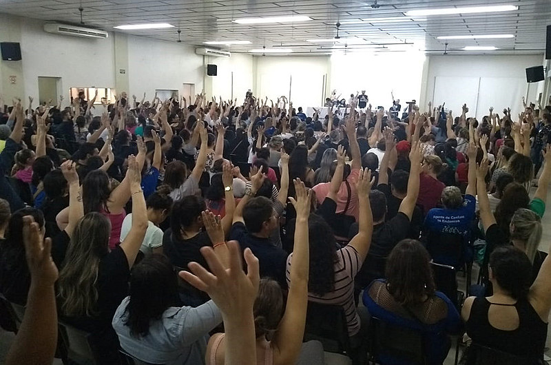 Inicia hoje a greve do Imesf, aprovada em assembleia realizada na Paróquia da Pompeia