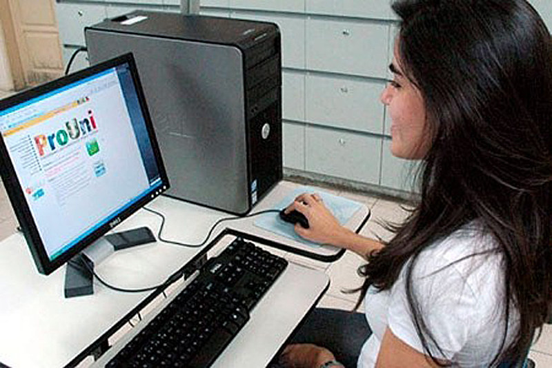 O programa que seleciona estudantes para bolsas em universidades privadas tem inscrições completamente online e gratuitas